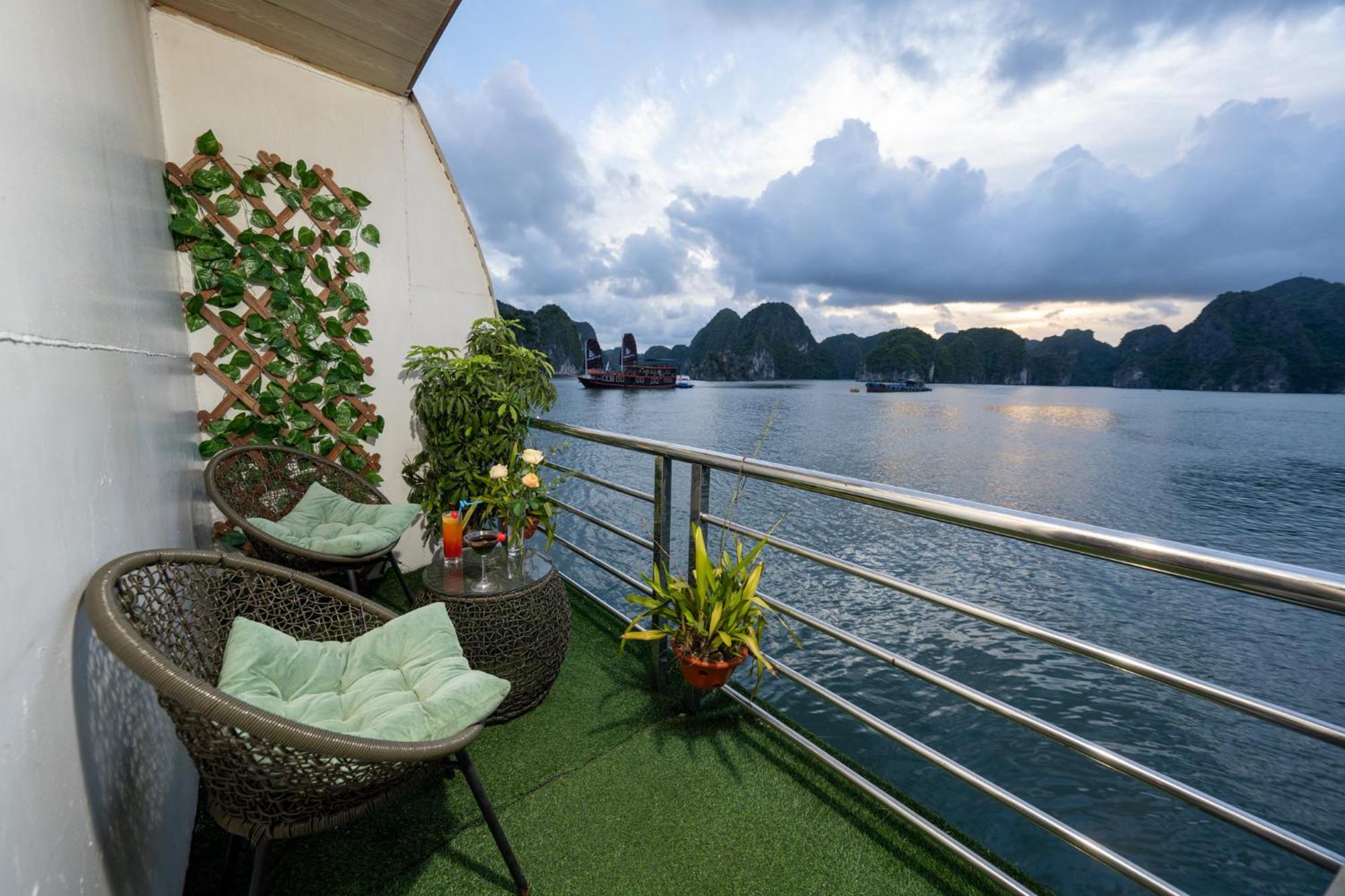 Sunlight Cruise Ha Long Exterior foto